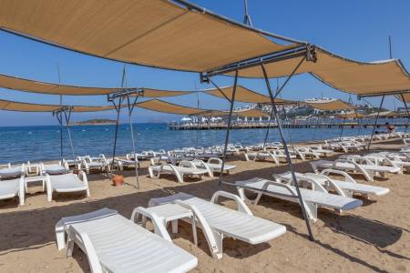 AZURE BY YELKEN HOTEL Pools & Beach